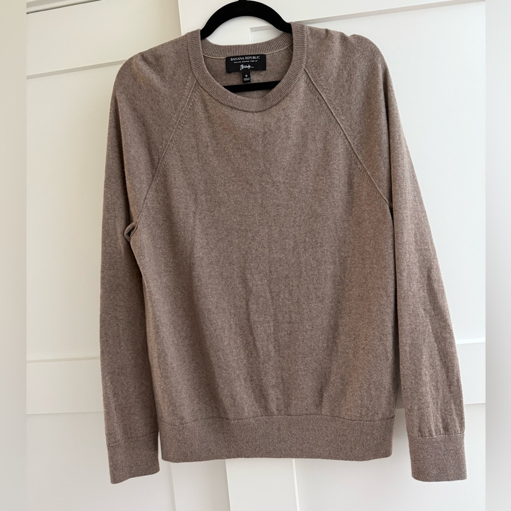 BANANA REPUBLIC Men's Crewneck Sweater in Taupe
